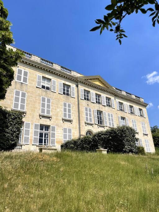 Romantique Jacuzzi, Au Chateau A 30 Min De Paris Apartment Limay Exterior photo